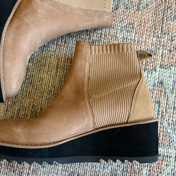 Eileen Fisher Lilou Wedge Chelsea Boot - Picture 6 of 6